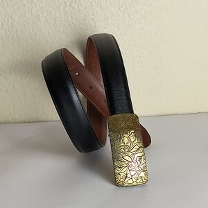 Stylish Black Belt with Ornate Gold Buckle